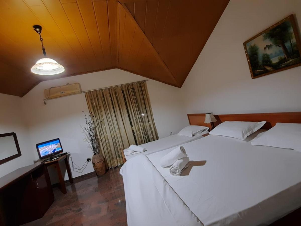 Vila 57 Hotel Тирана Экстерьер фото