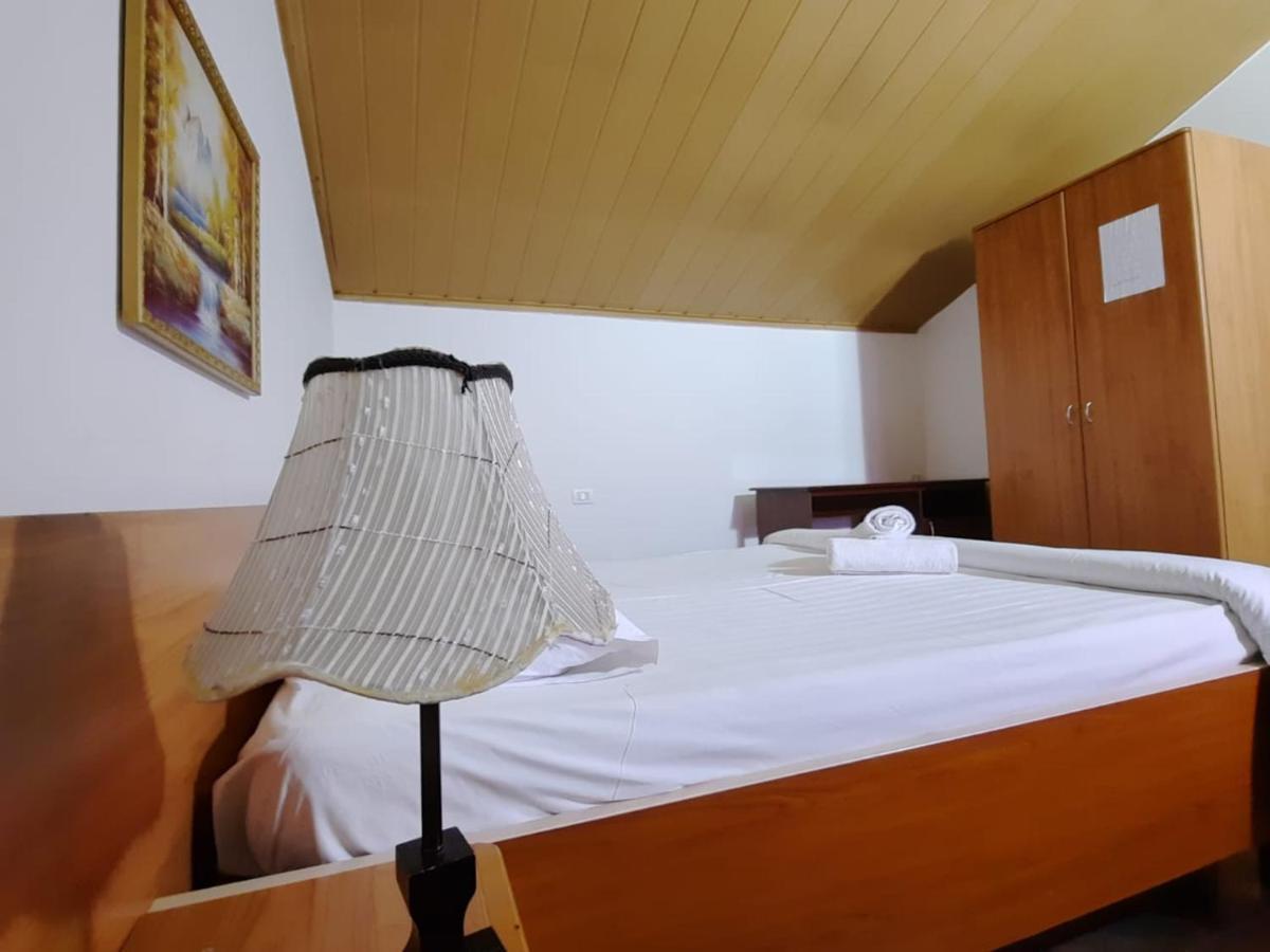 Vila 57 Hotel Тирана Экстерьер фото
