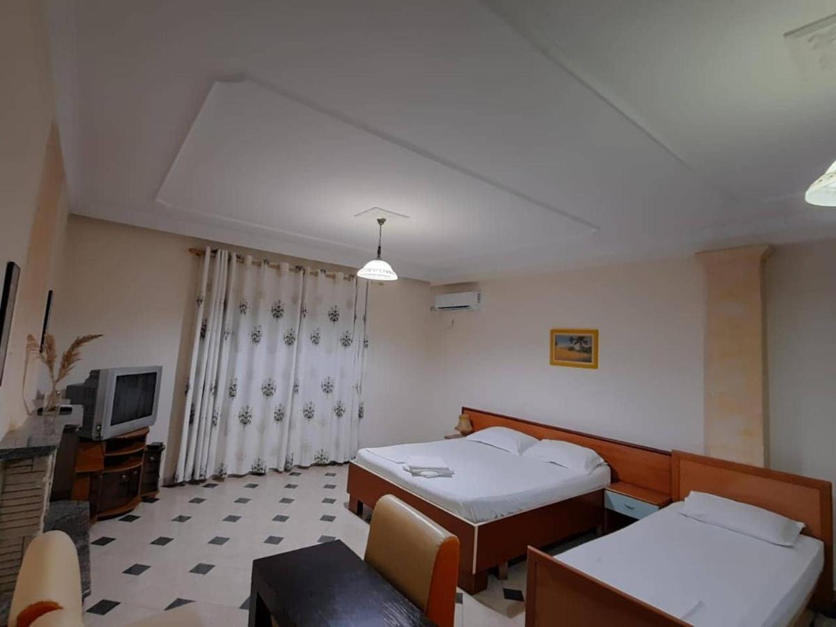 Vila 57 Hotel Тирана Экстерьер фото