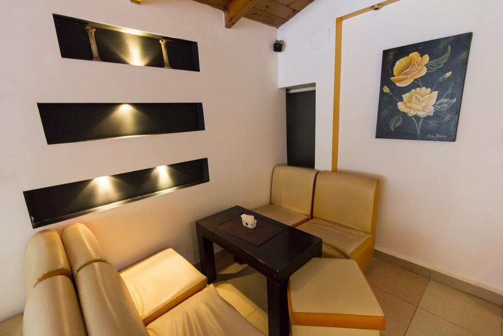 Vila 57 Hotel Тирана Экстерьер фото