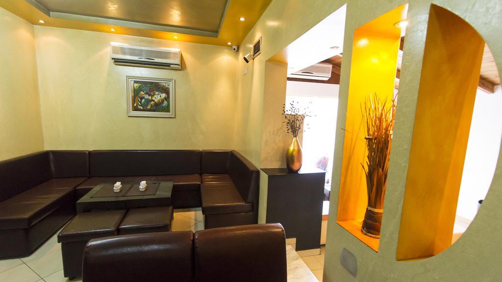 Vila 57 Hotel Тирана Экстерьер фото