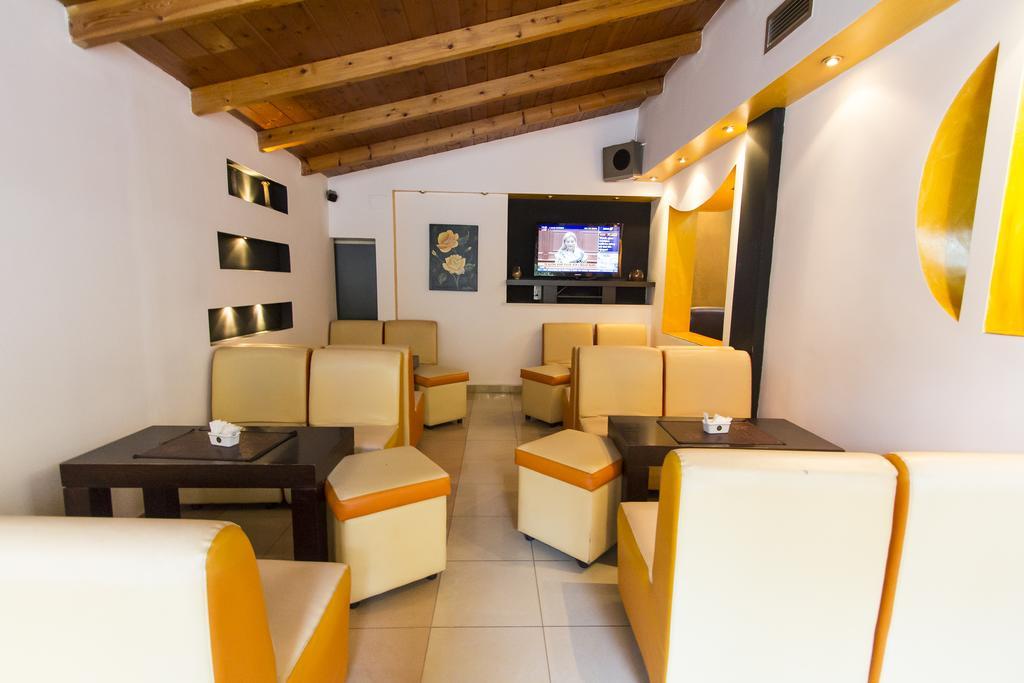 Vila 57 Hotel Тирана Экстерьер фото