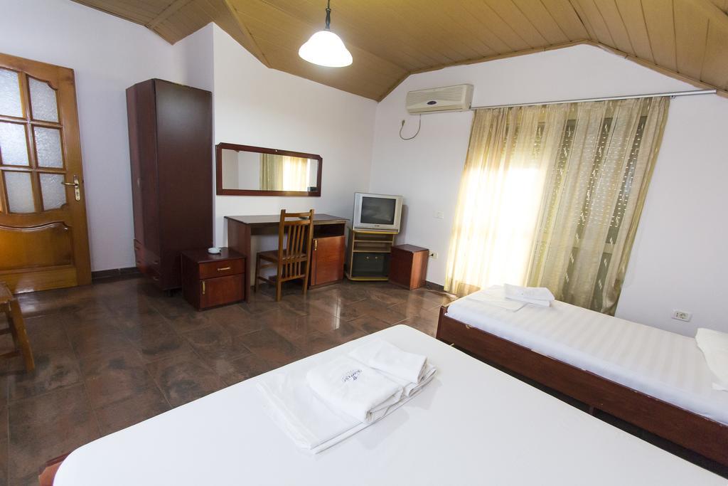 Vila 57 Hotel Тирана Номер фото