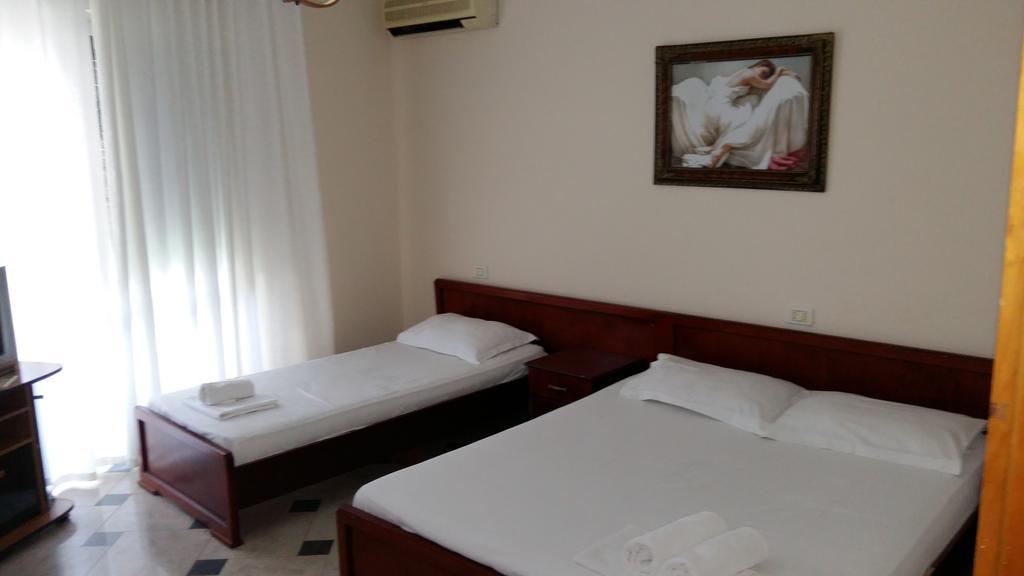 Vila 57 Hotel Тирана Номер фото