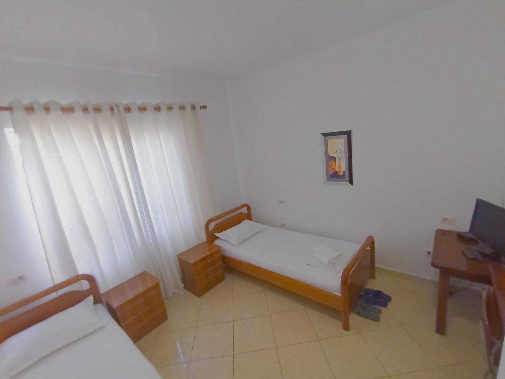 Vila 57 Hotel Тирана Экстерьер фото